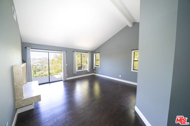 Building Photo - 728 Montecito Dr