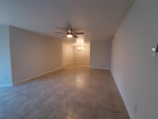 Building Photo - 9700 Leawood Blvd