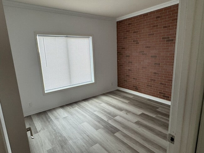 Building Photo - Come and take a look at this GEM!!!!!