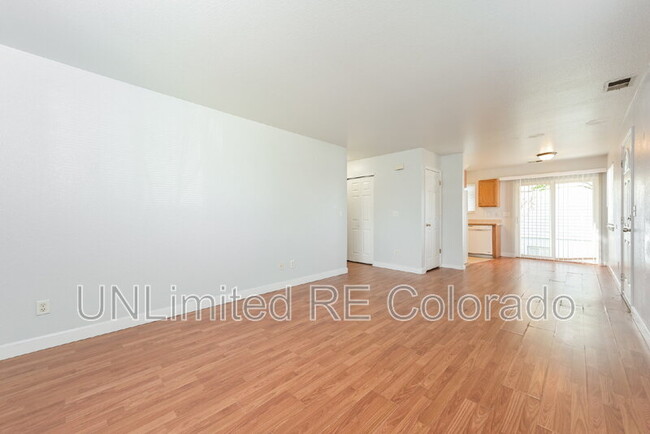 Building Photo - 4726/4728 S Lincoln St.
