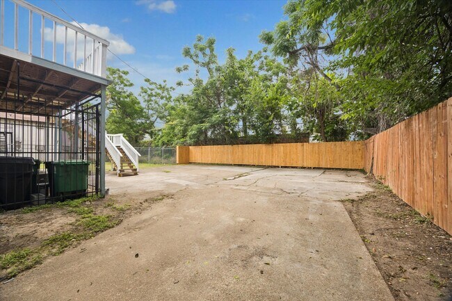 Building Photo - 2701 Truxillo St