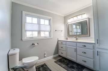 master bath - 1750 Shawnee Rd