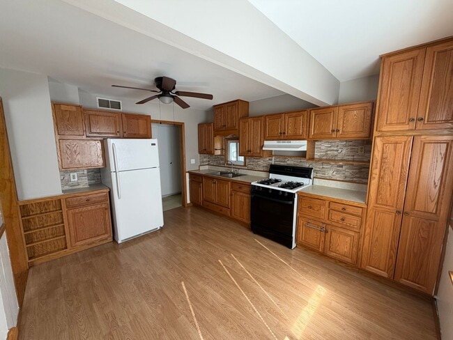 Building Photo - Two Bedroom Ranch for Rent