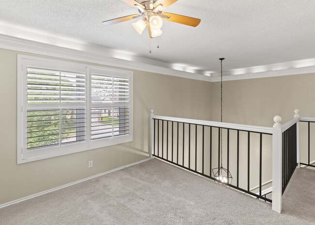Building Photo - "Spacious 3-Bed Sanctuary with 2.5 Baths o...