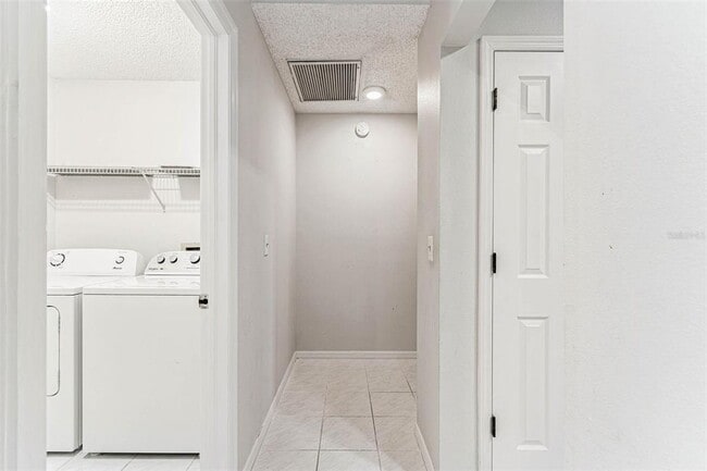 Building Photo - 7206 Ridgeport Dr