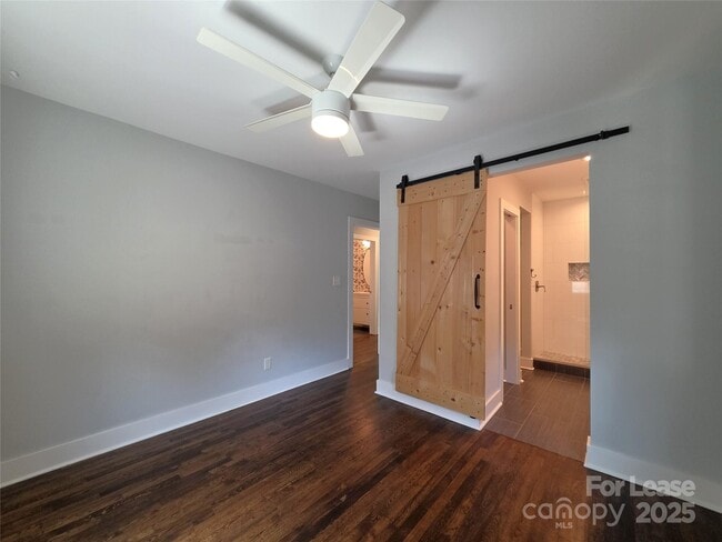 Building Photo - 3433 Draper Ave