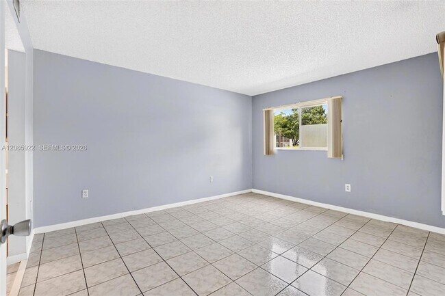 Building Photo - 12755 SW 16th Ct
