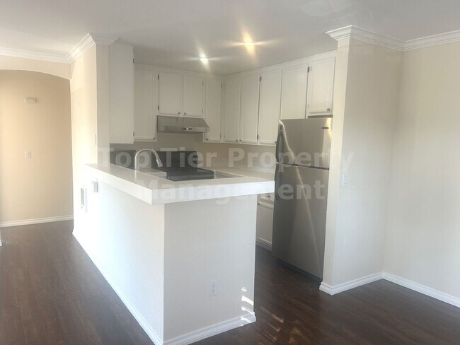 Building Photo - ***Updated 1 bed, 1 bath, 733 sqft Condo in the Heart of La Costa - Available 12/14***
