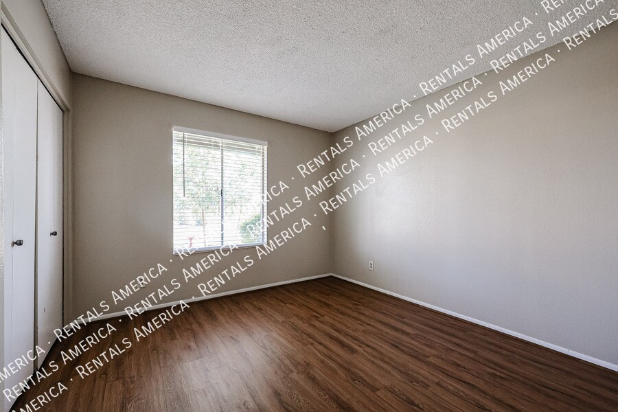 Building Photo - 2466 W Onza Ave