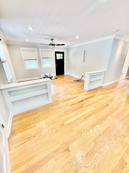 Building Photo - 27 Cambridge Ave