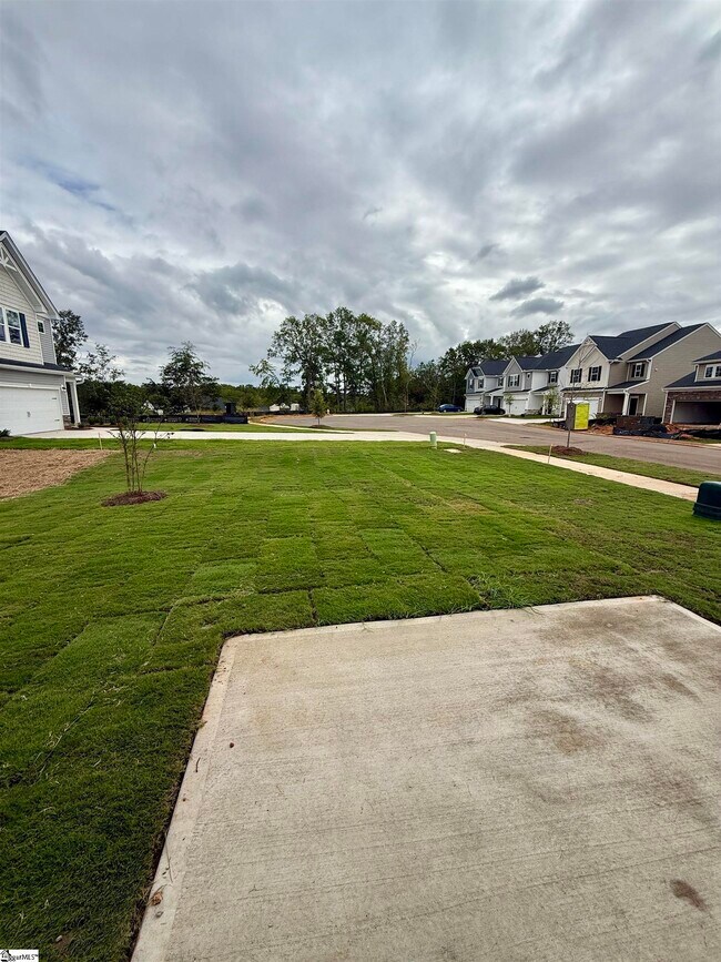 Building Photo - 141 Gervais Cir