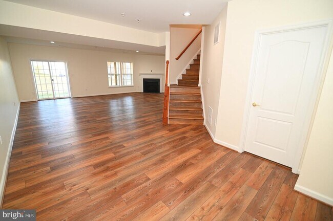 Building Photo - 7001 Chaptico Ct