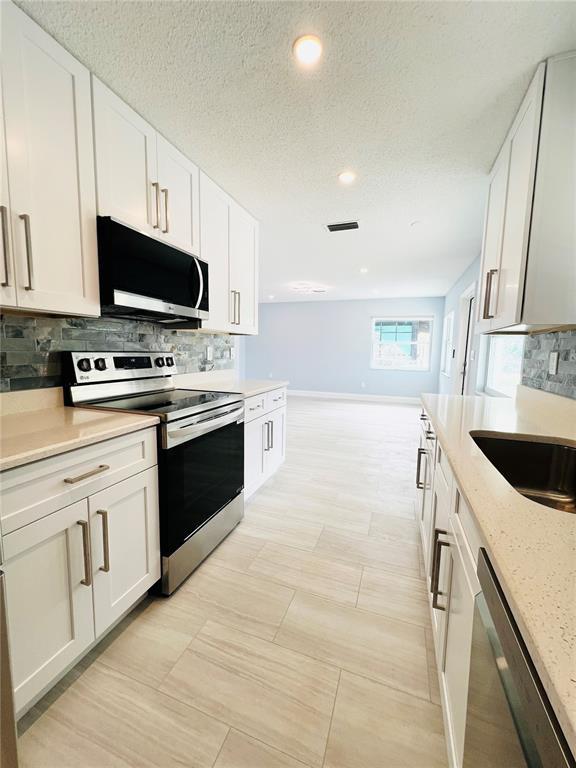 Building Photo - 160 175th Terrace Dr E