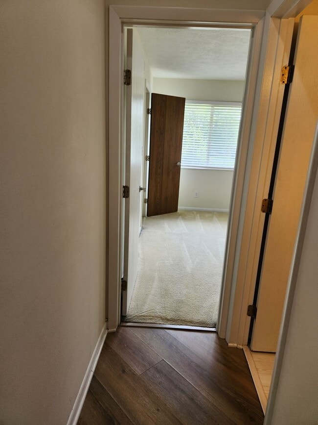 Building Photo - Great 2 bed 2 bath condo In Centerville