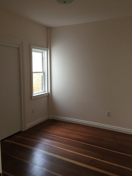 Building Photo - 119 Upham St