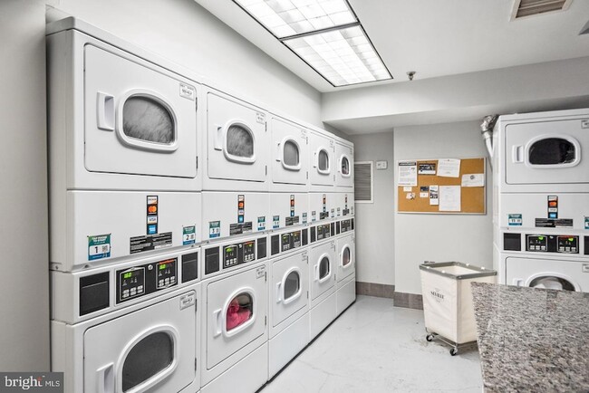 Building Photo - 1701 16th St NW