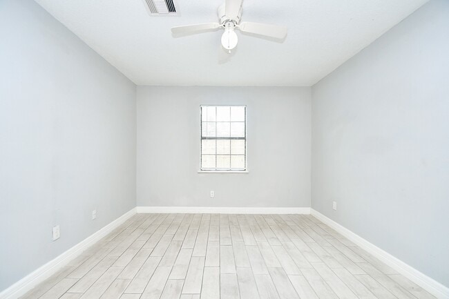 Building Photo - 9414 Beringwood Dr