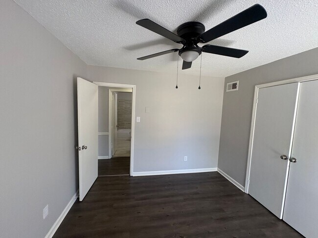 Building Photo - 5087 Blacksmith Dr