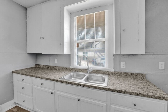 Building Photo - 964 Joseph Pl