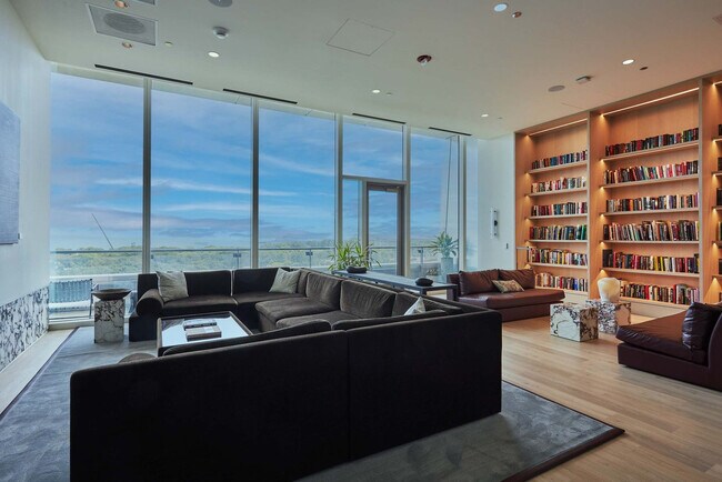 Building Photo - 1006 S Michigan Ave