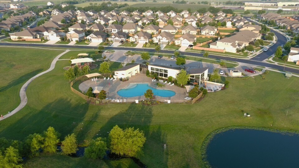 Building Photo - 417 Arabian Colt Dr