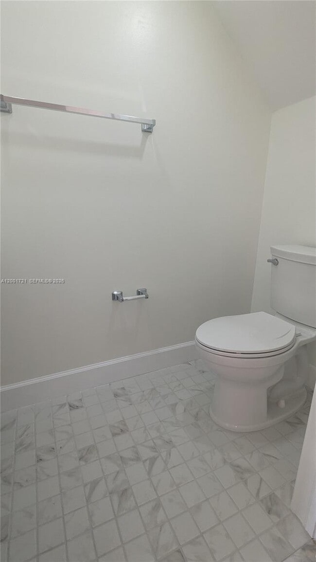 Building Photo - 213 E Forest Oak Cir