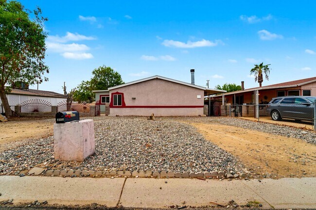 Building Photo - 13507 W Stella Ln