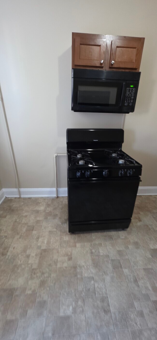 Building Photo - 2826 Mayfield Ave