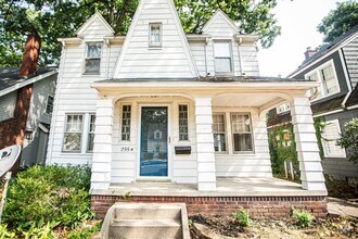 Building Photo - Beautiful and unique three bed one and hal...