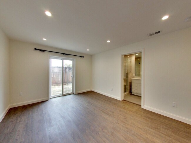 Building Photo - 2167 40th Ave
