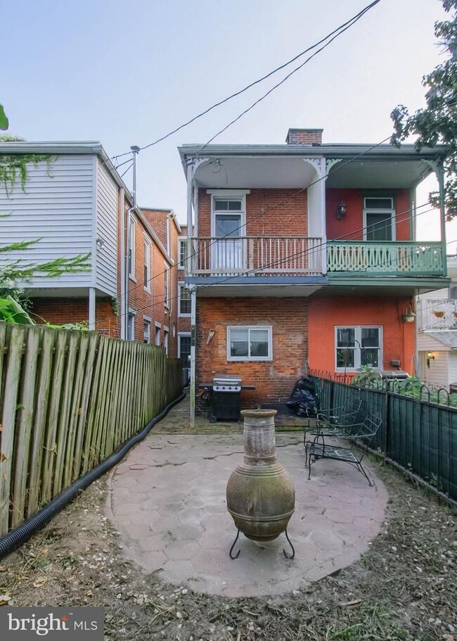 Building Photo - Historic 3 Bedroom in Heart of Midtown