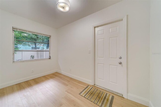 Building Photo - 11424 79th Ave