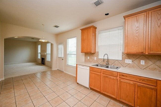 Building Photo - 4831 Plum Forest Rd