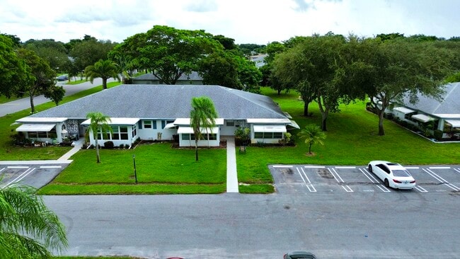 Building Photo - 1177 S Drive Cir