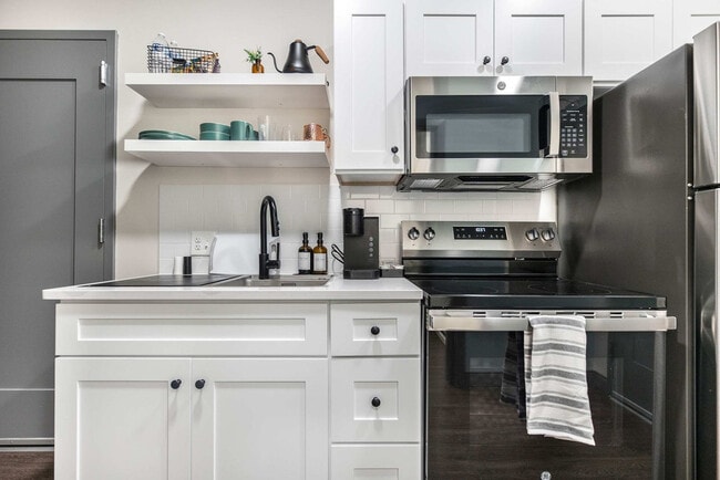 Building Photo - 781 Spring St