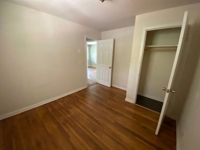 Building Photo - 2/1 Duplex in Greenwood Neighbors of East Nashville!  Pets ok! W/D Included!