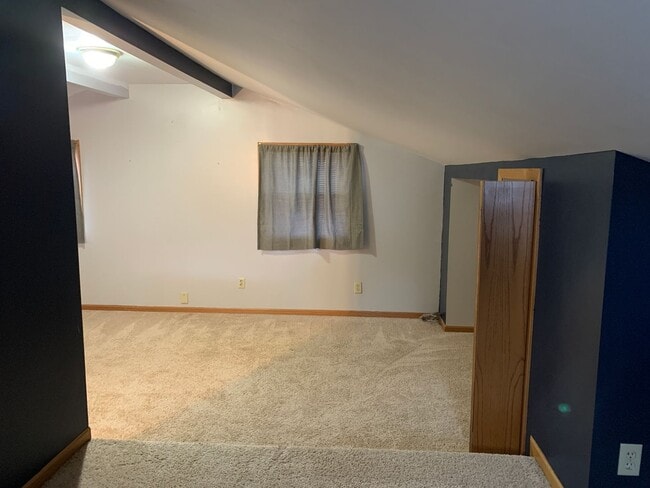 Building Photo - Charming Single Family Home