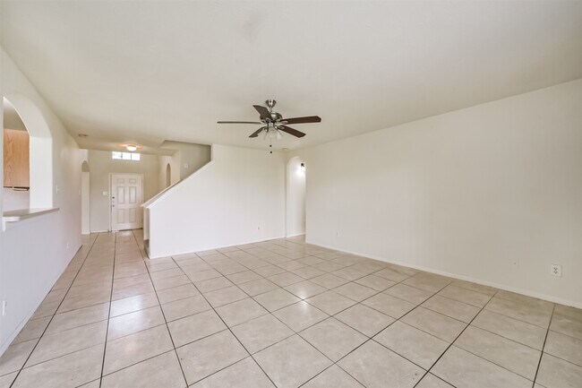 Building Photo - 7102 Calix Ln