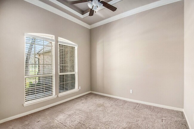 Building Photo - 136 Flying Diamond Dr