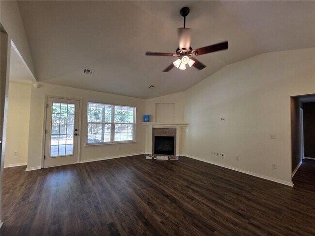 Building Photo - 2 Sidebottom Cir