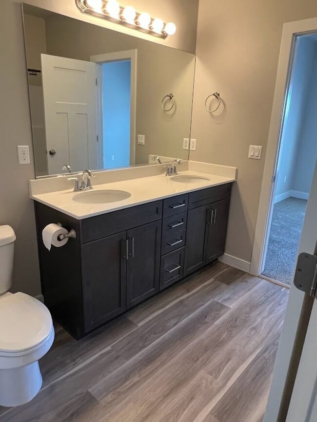 Building Photo - 1511 W Pyrite Ln