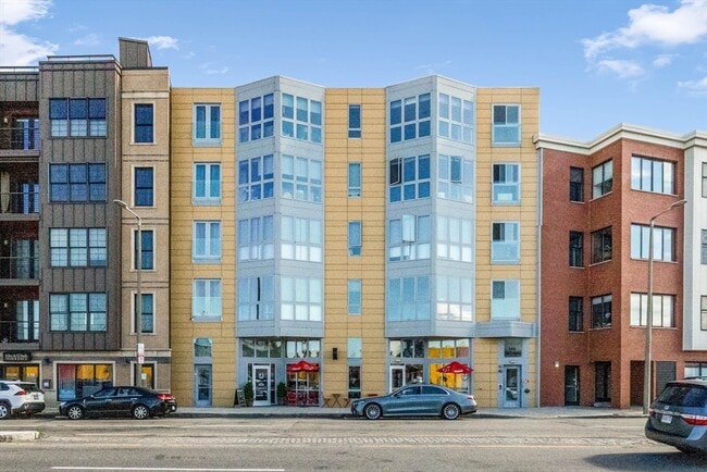 Building Photo - 144 Old Colony Ave
