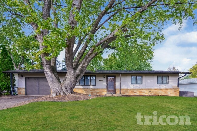 Building Photo - 8140 49th Ave N