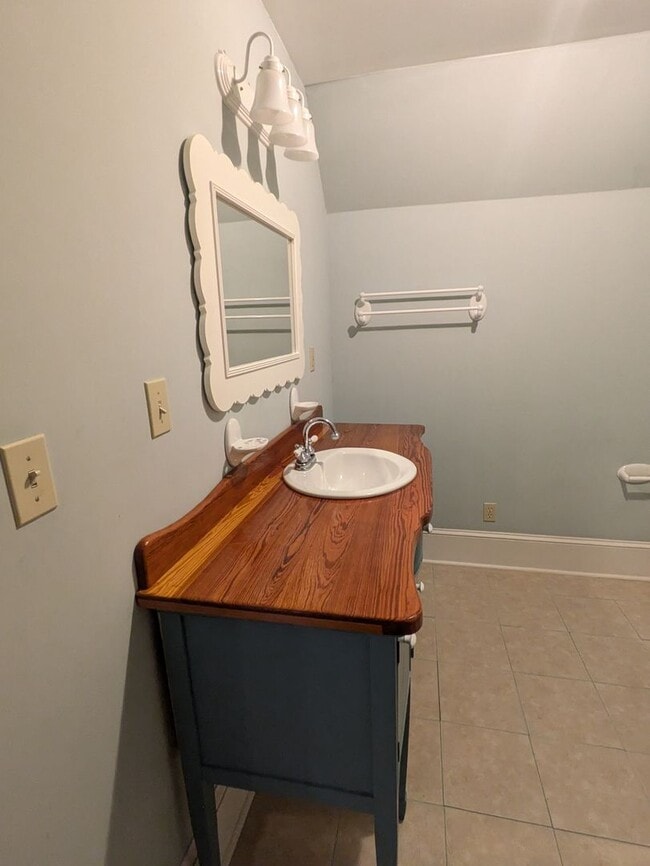 Building Photo - Beautiful home in the heart of Valdosta