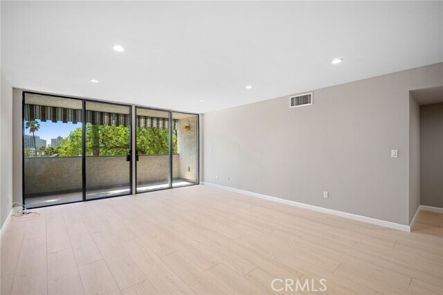 Building Photo - 125 W Mountain St