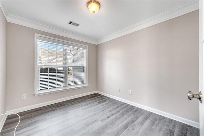 Building Photo - 268 Balaban Cir