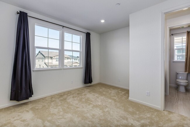 Building Photo - Stunning Executive Style Home in Fremont – Ardenwood Neighborhood!