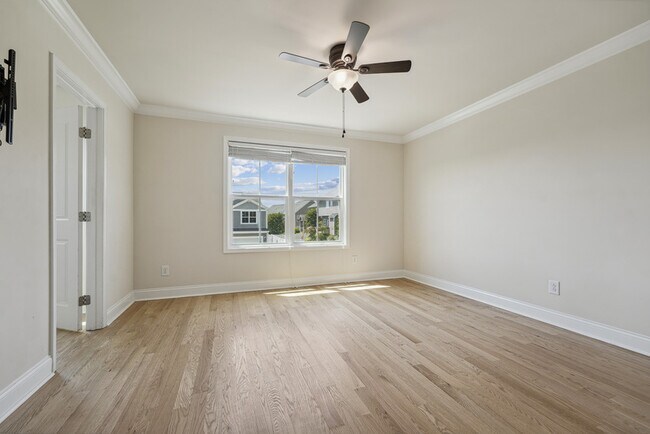 Building Photo - 4109 White Kestrel Dr