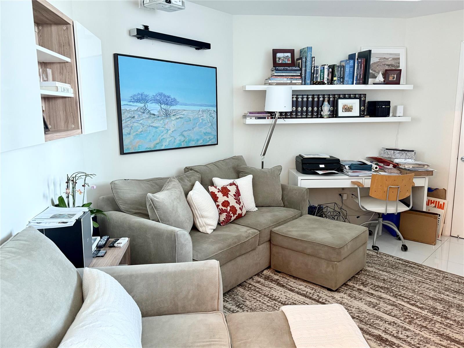 Building Photo - 2020 N Bayshore Dr