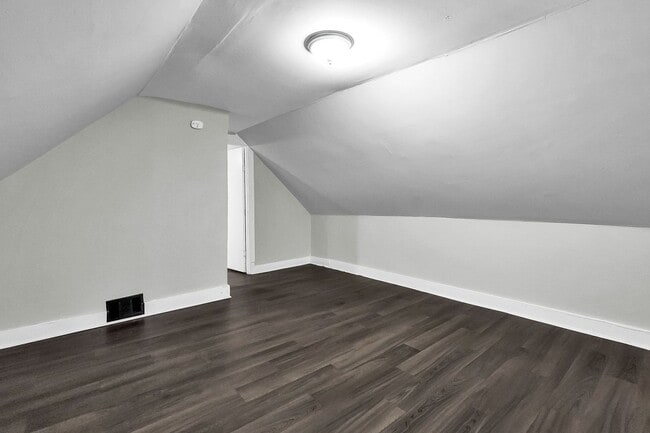 Building Photo - 1032 E 17th Ave